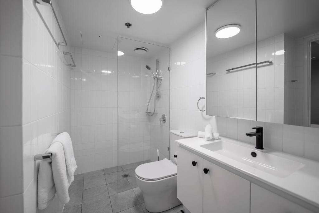 Story Bridge & River View 2b1b W Free Parking! Apartment *